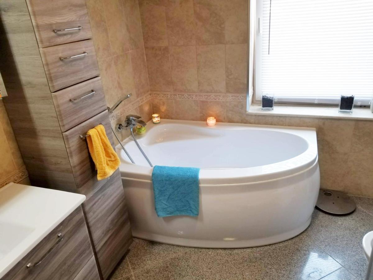 A Spacious 3 Bedroom Apartment In Bad Abbach/Regensburg 외부 사진